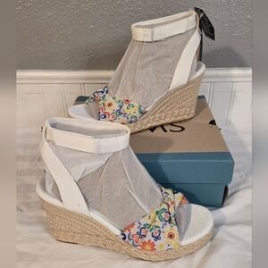 NWT Tom's Marisela Wedges